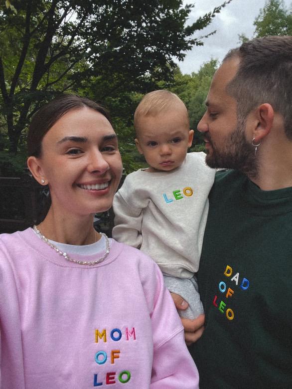Custom Embroidery Personalized Handmade Gift for Mom Dad Parents Family Sweatshirt with Kids Names, Mother's Father's Day Gift, Family Look